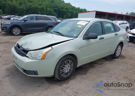 2010 Ford Focus Se z USA, uszkodzony, nr VIN 1FAHP3FN0AW193127
